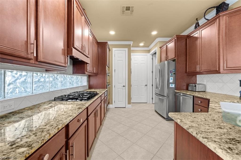 19603 Maddelena CIR-16