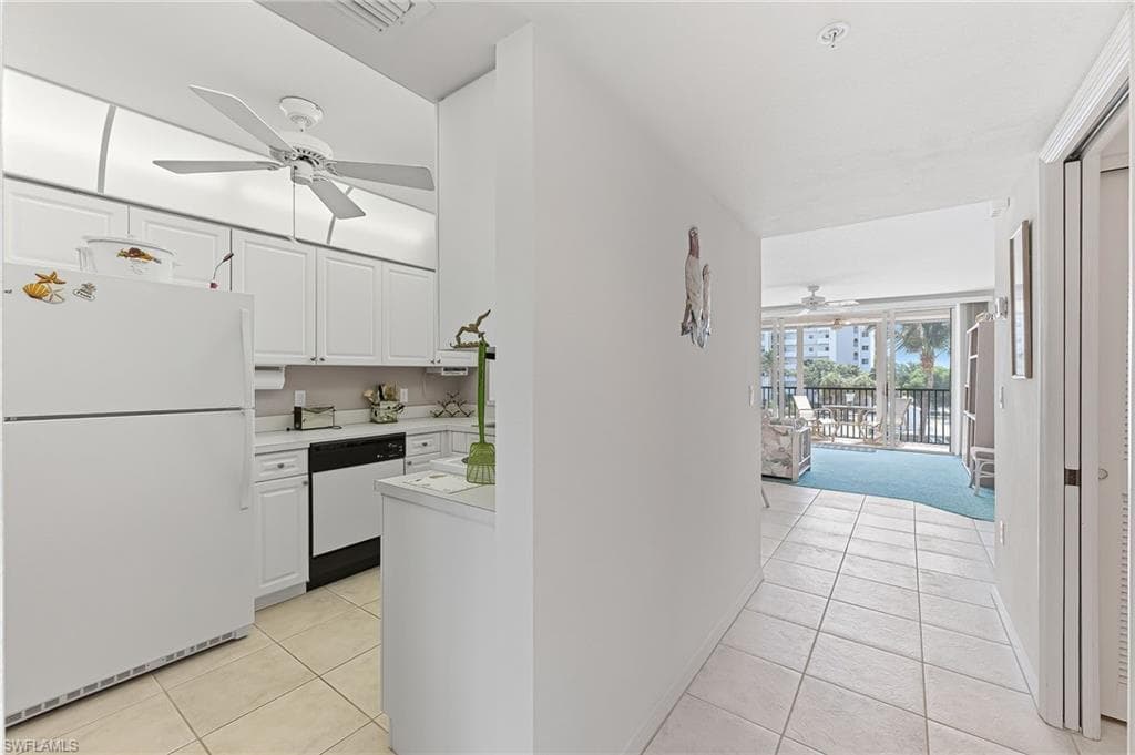 4421 Bay Beach LN 623-2