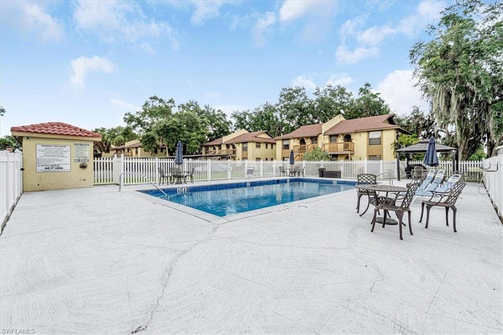 2035 Golfside Village DR-29