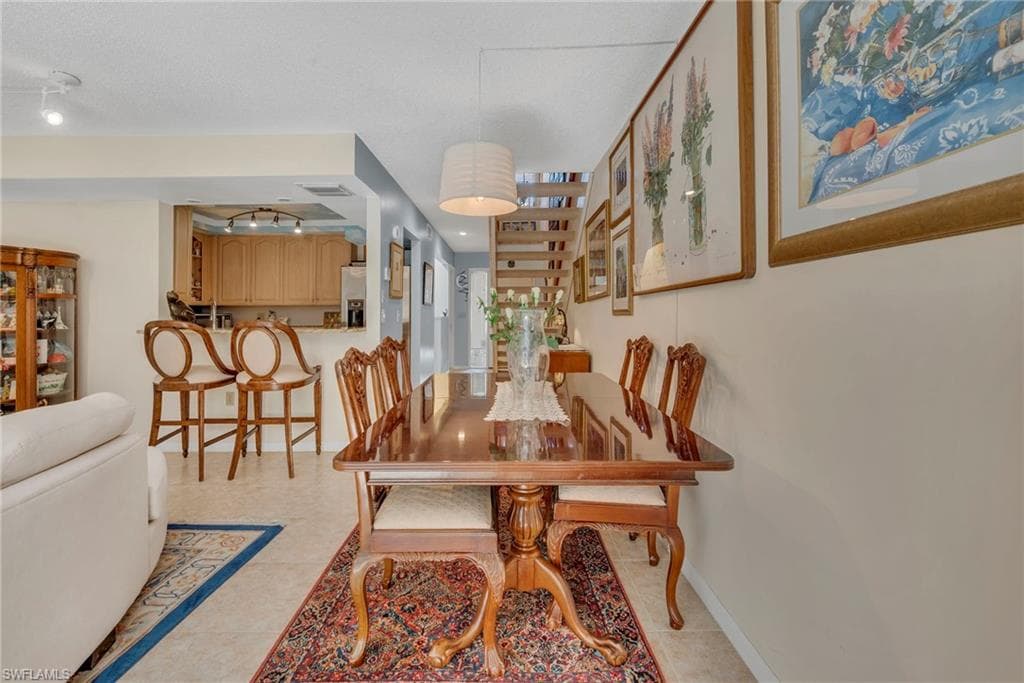 870 Meadowland DR F-7