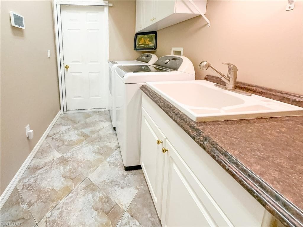 605 Grand Rapids BLVD-16