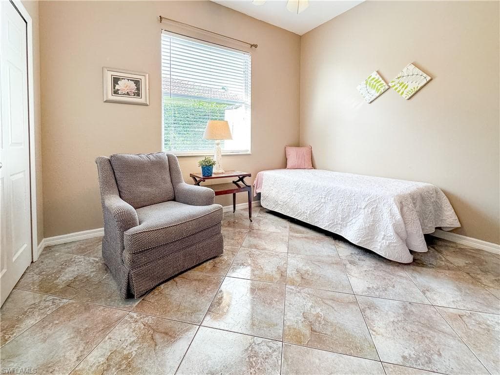 605 Grand Rapids BLVD-14