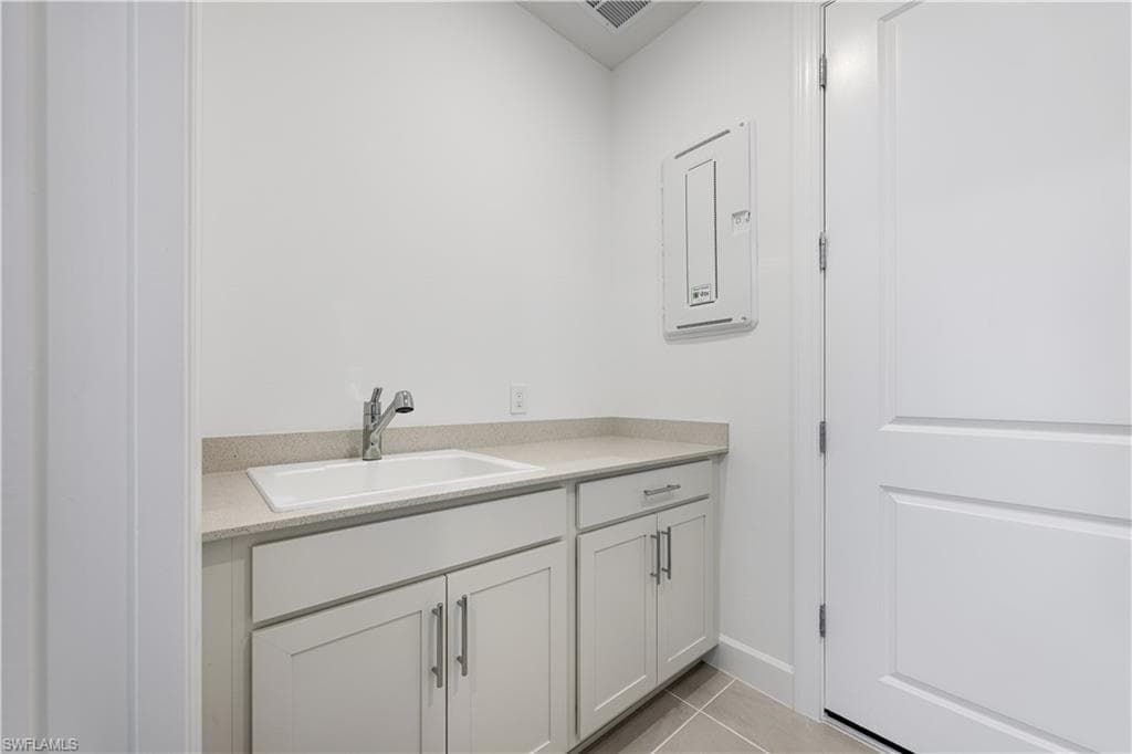 19226 Hinkley DR-33