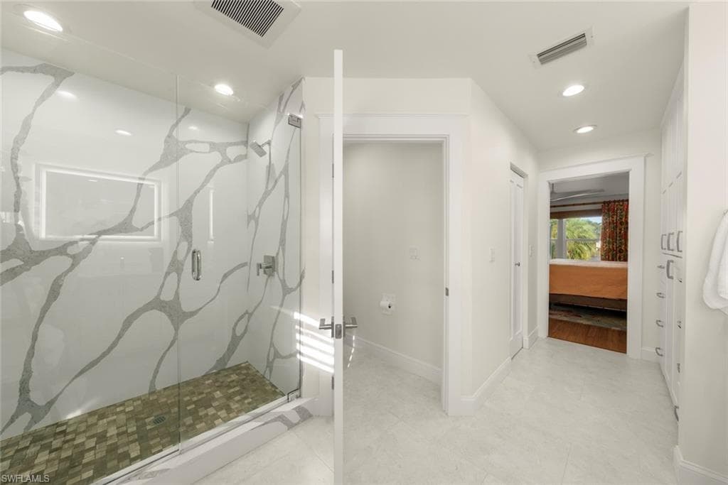 11940 Oakland DR-22