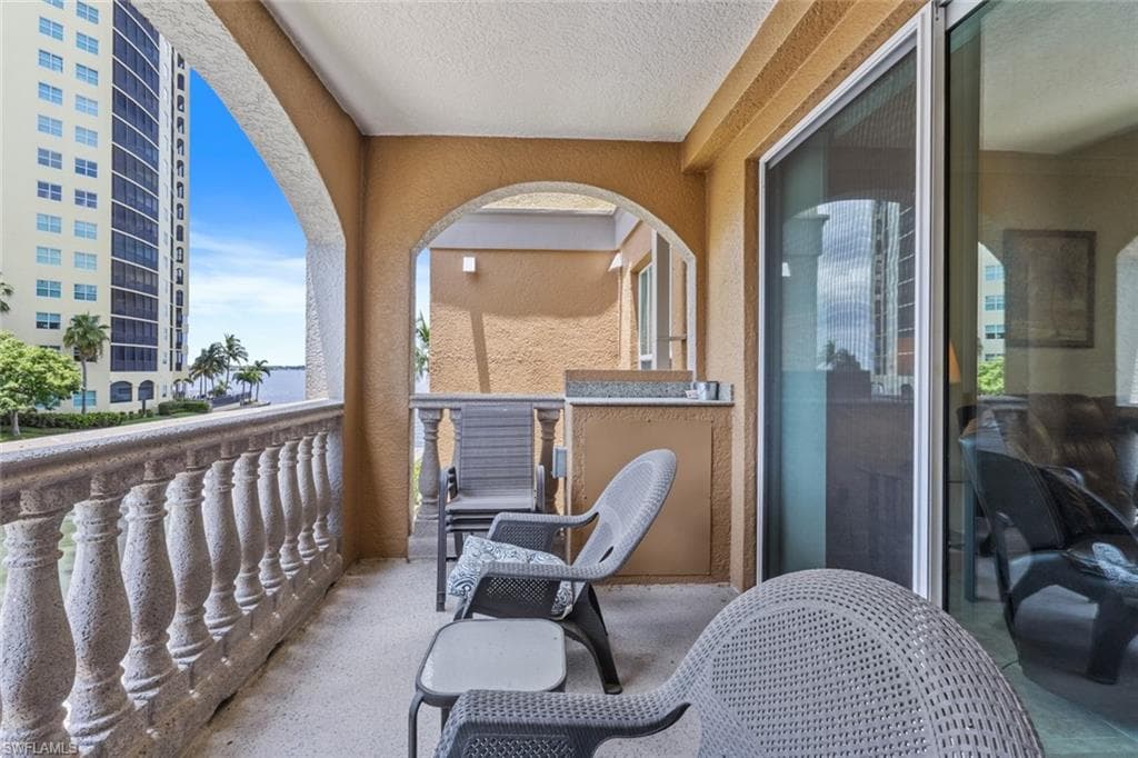 2825 Palm Beach BLVD 203-25