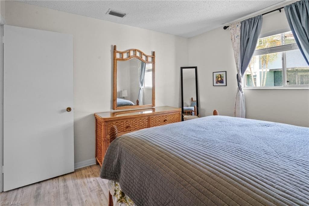 5848 Queen Elizabeth WAY 1-23