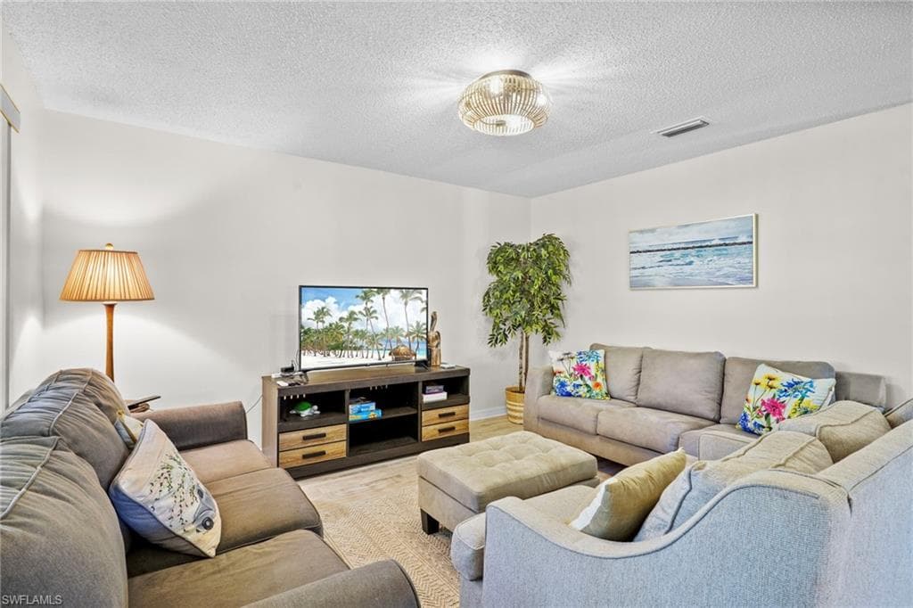 5848 Queen Elizabeth WAY 1-6