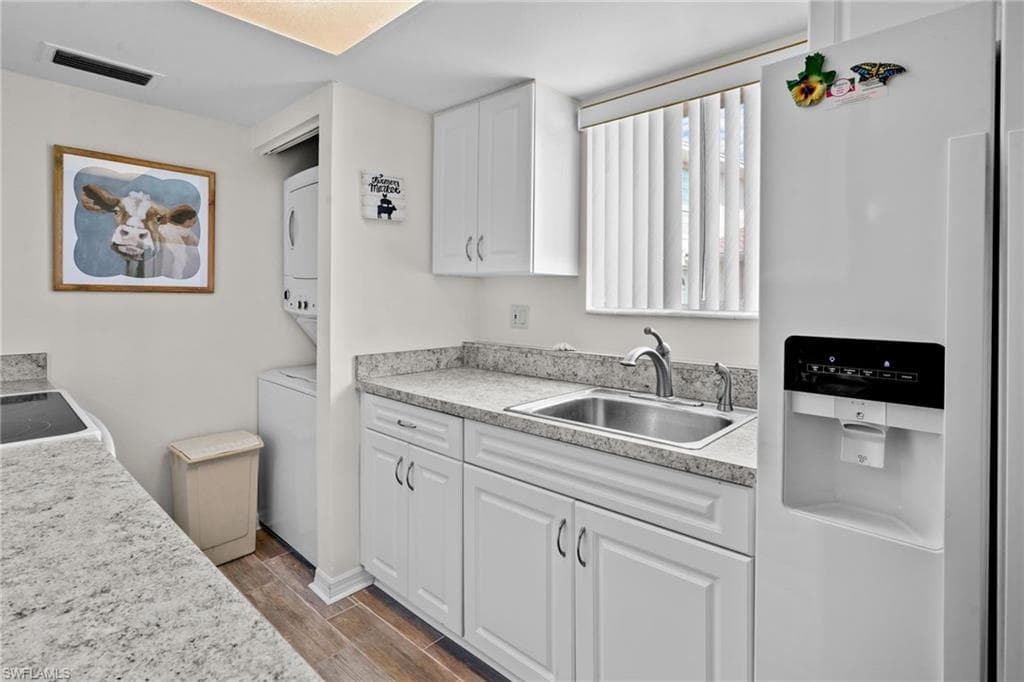 5848 Queen Elizabeth WAY 1-13