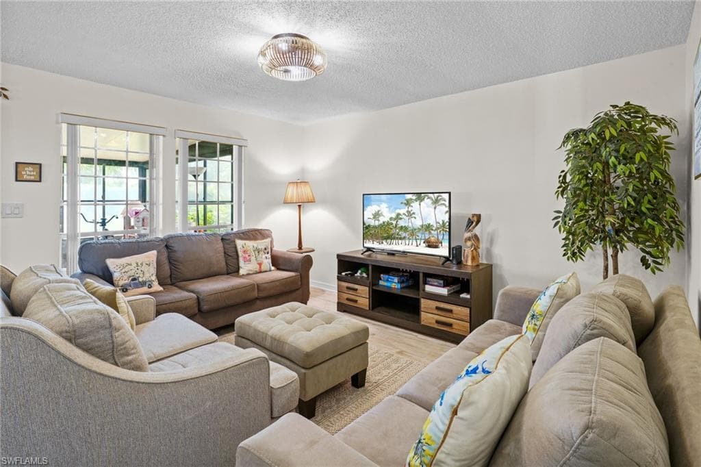 5848 Queen Elizabeth WAY 1-7