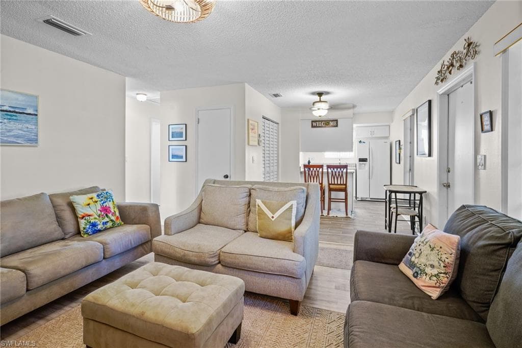 5848 Queen Elizabeth WAY 1-9