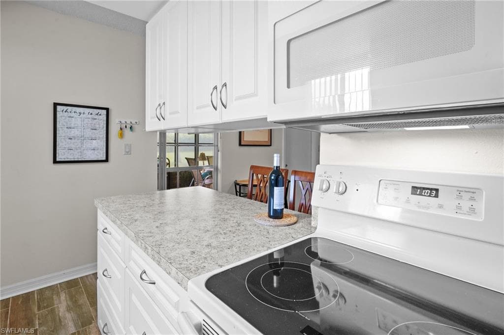 5848 Queen Elizabeth WAY 1-15