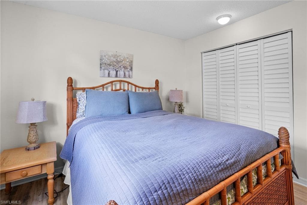 5848 Queen Elizabeth WAY 1-25
