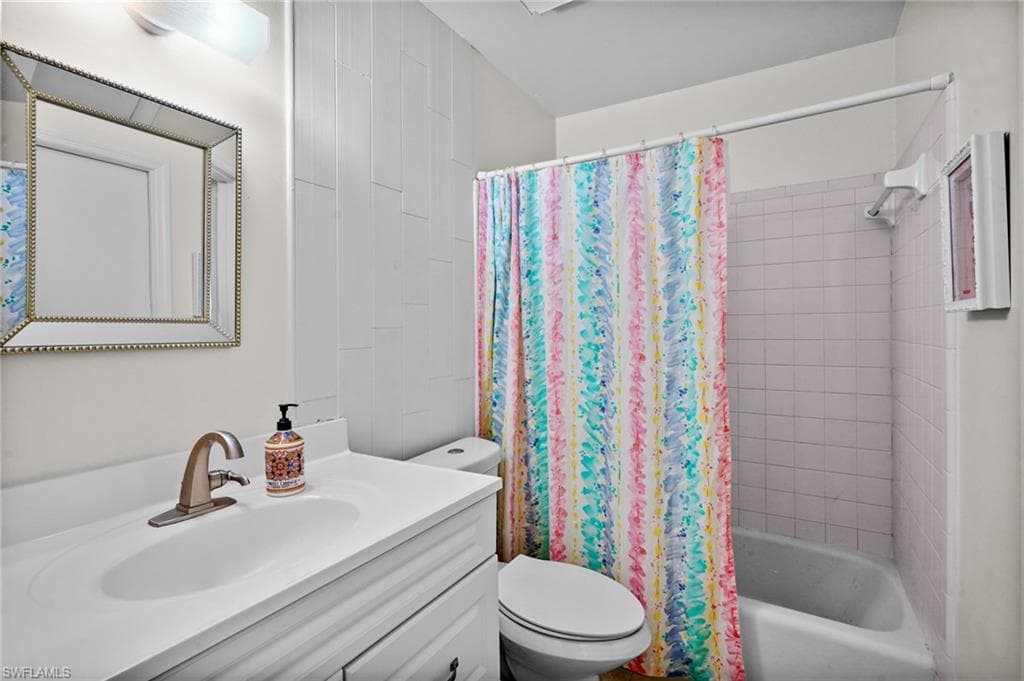 5848 Queen Elizabeth WAY 1-21