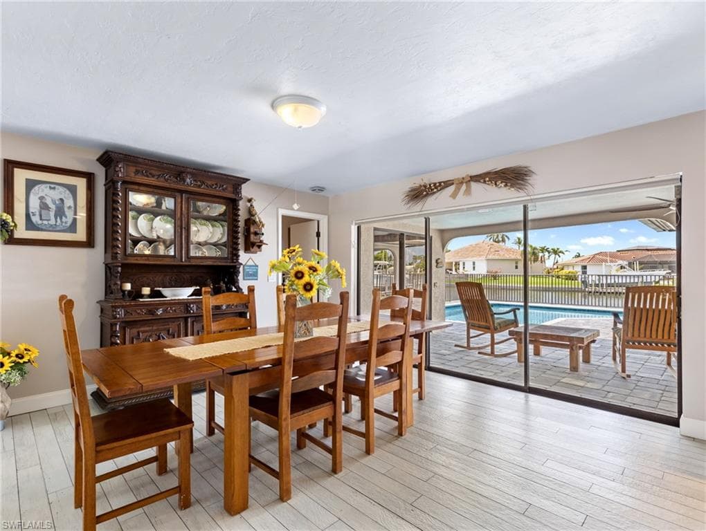 14661 Fair Havens RD-23