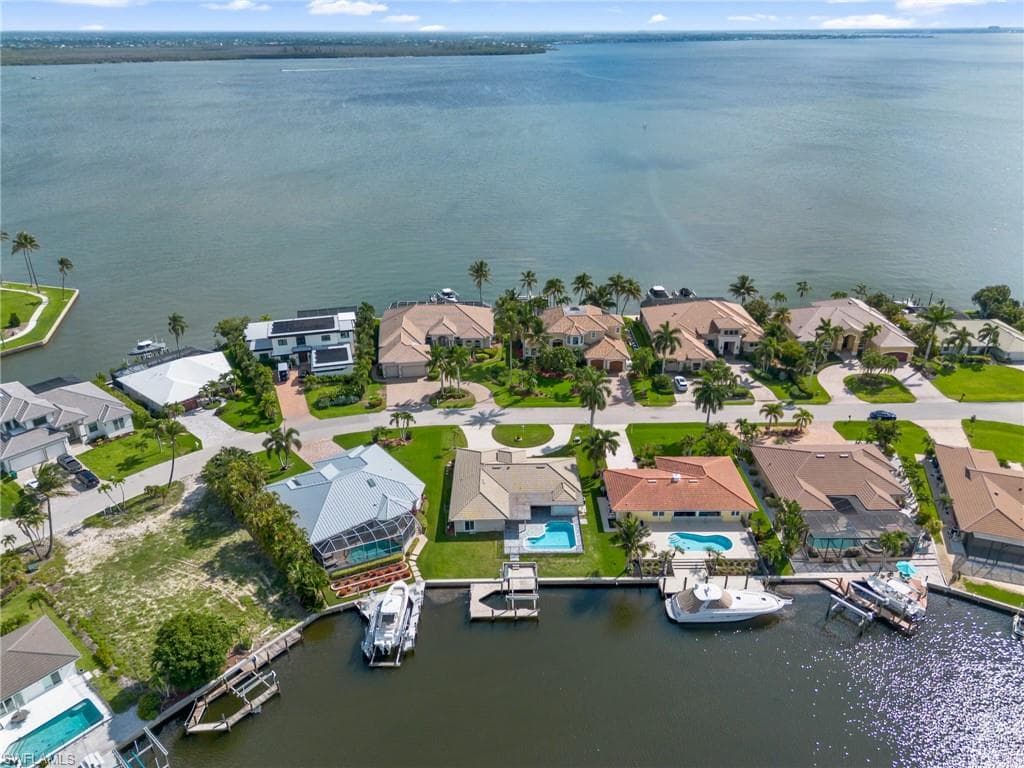 14661 Fair Havens RD-47