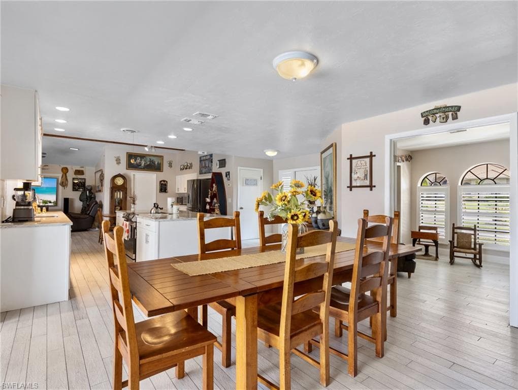 14661 Fair Havens RD-24