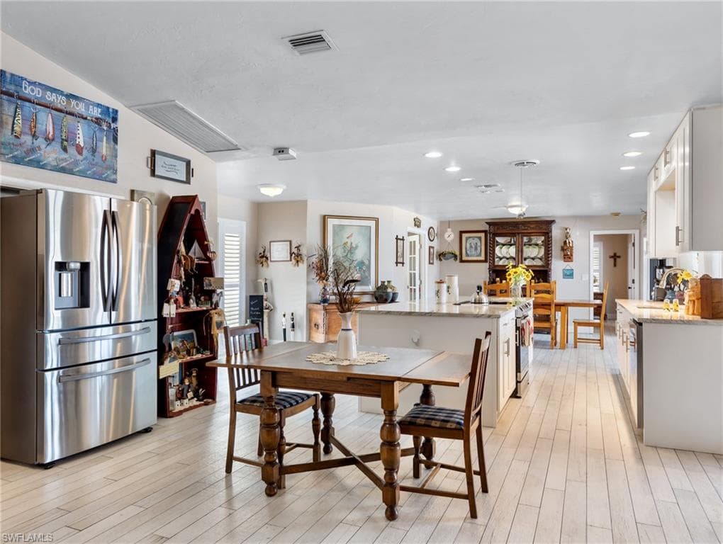 14661 Fair Havens RD-15