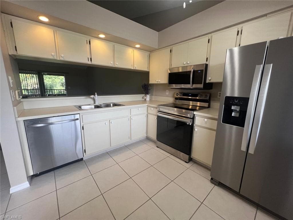 13076 Cross Creek CT 408-3