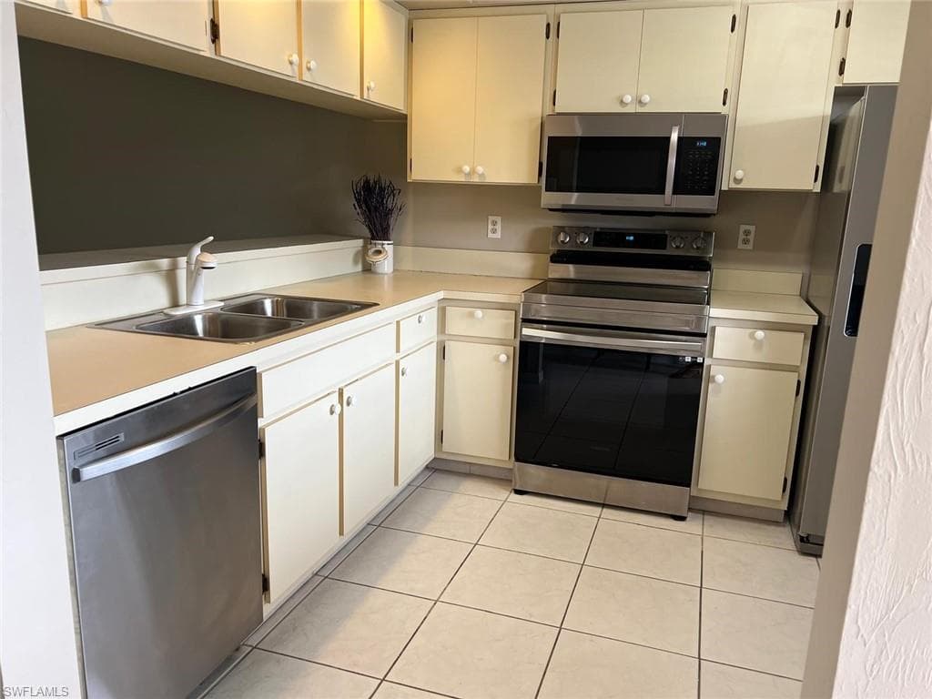 13076 Cross Creek CT 408-4