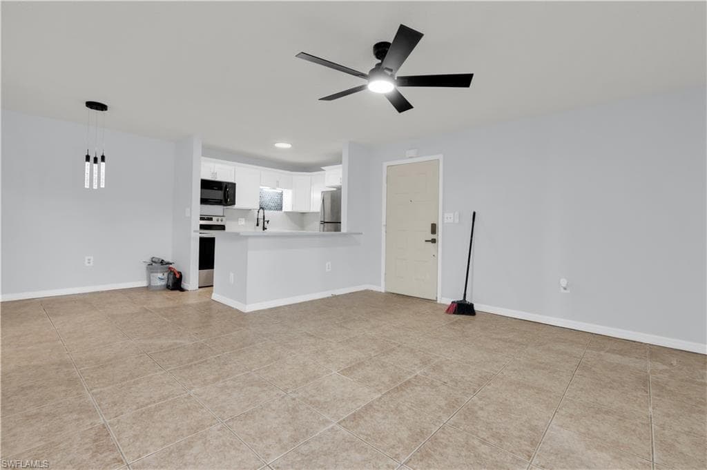 5713 Foxlake DR 1-19
