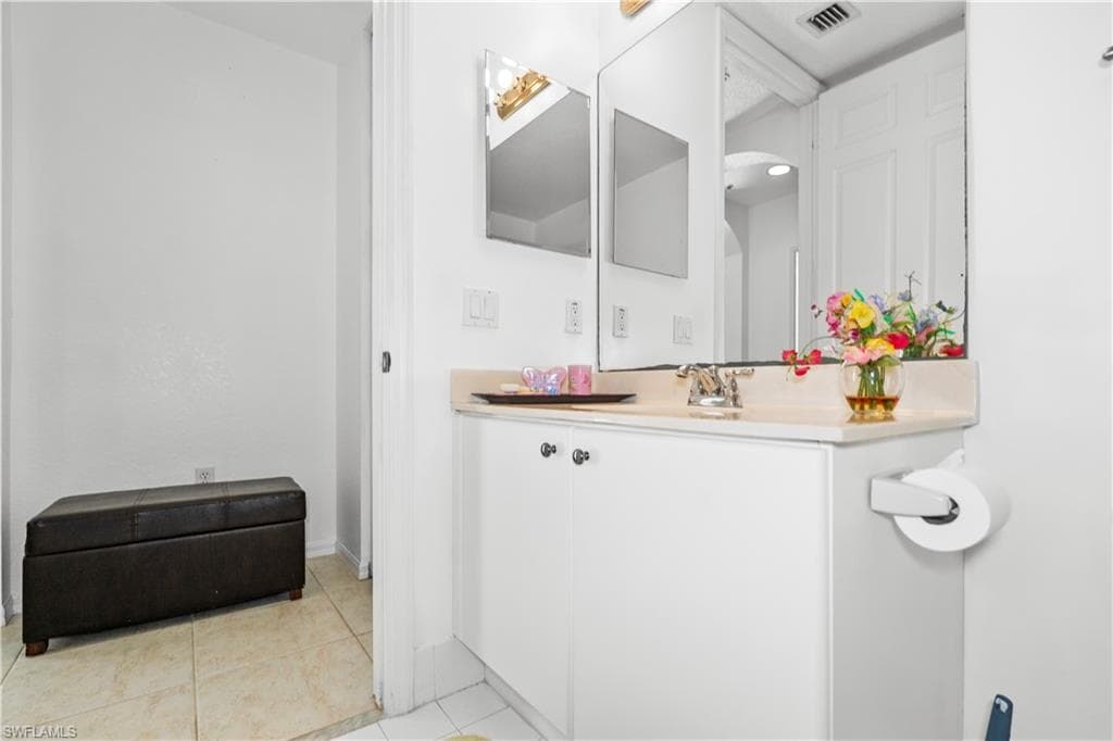 1405 Mariposa CIR 102-23