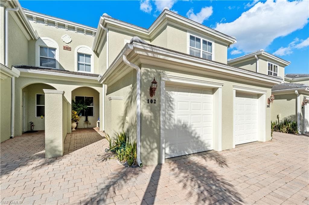 1405 Mariposa CIR 102-2