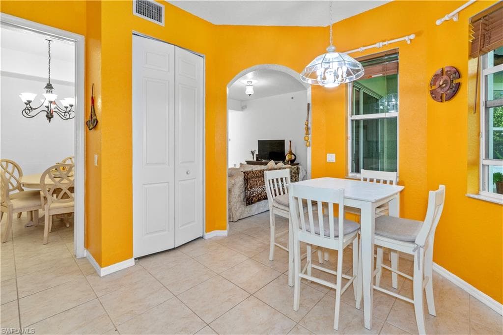 1405 Mariposa CIR 102-6