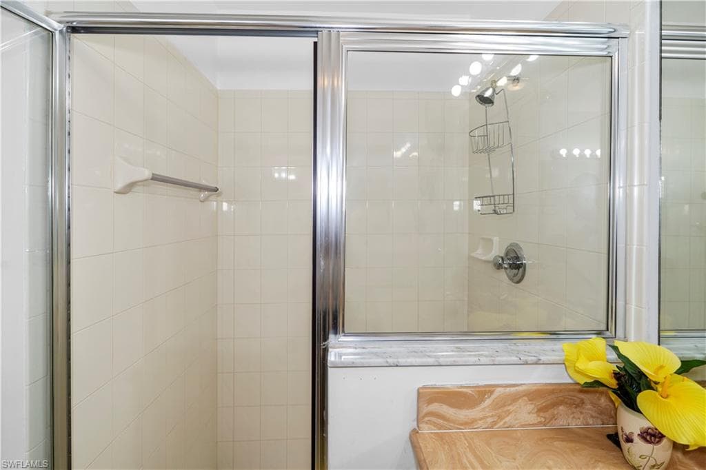 1405 Mariposa CIR 102-17