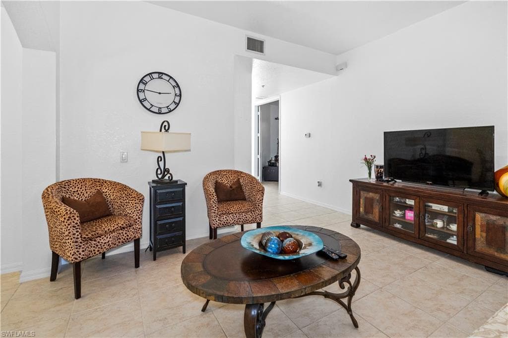 1405 Mariposa CIR 102-32
