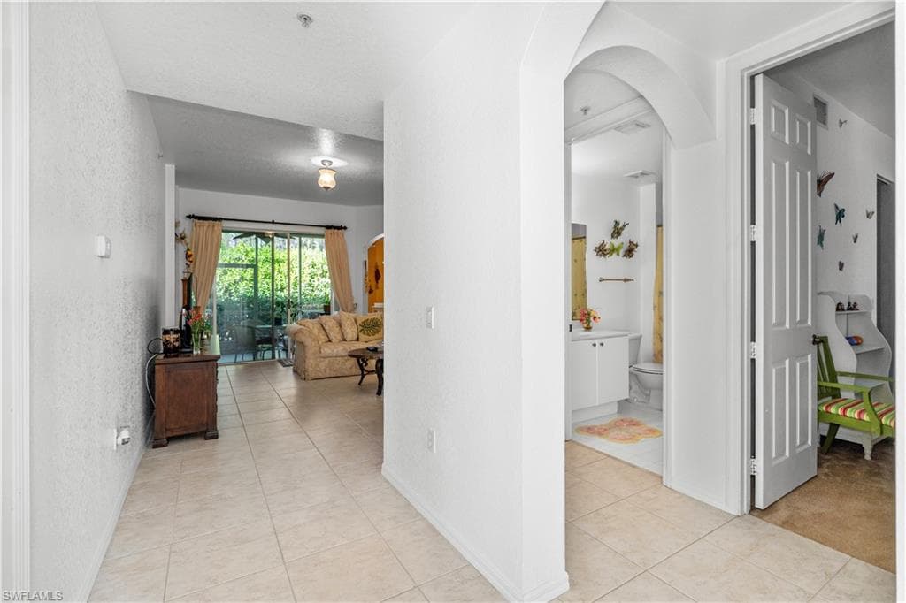 1405 Mariposa CIR 102-9