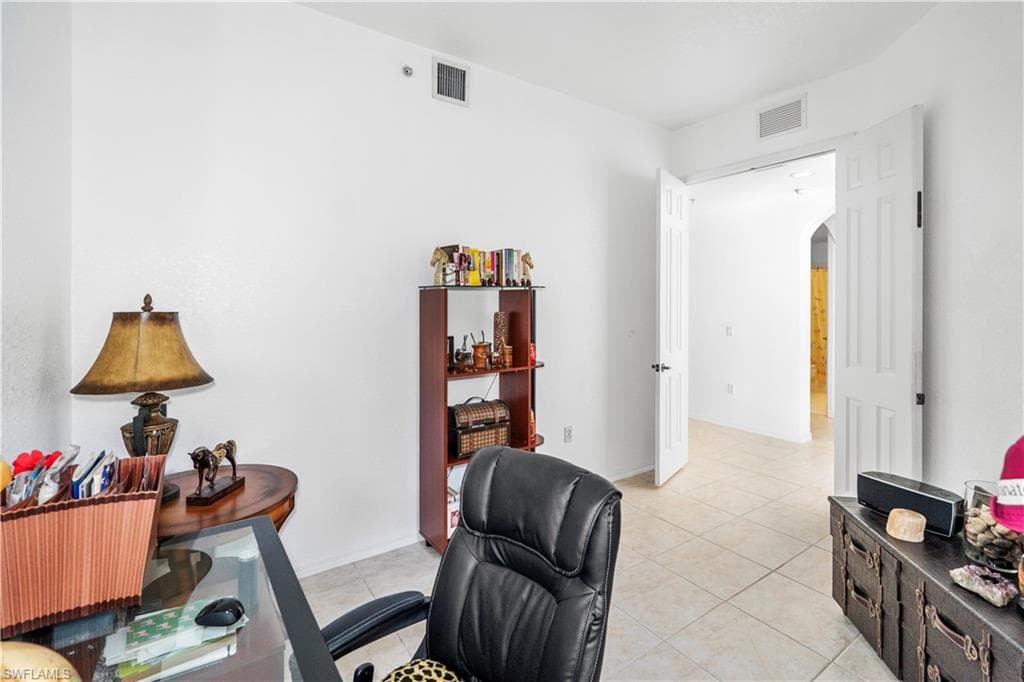1405 Mariposa CIR 102-30