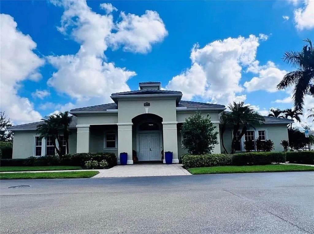 1405 Mariposa CIR 102-40