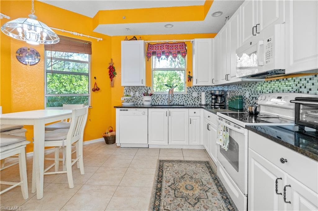 1405 Mariposa CIR 102-4