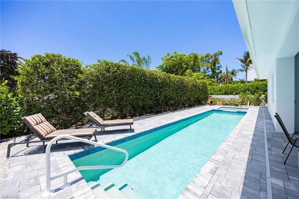 1232 Royal Palm DR-34