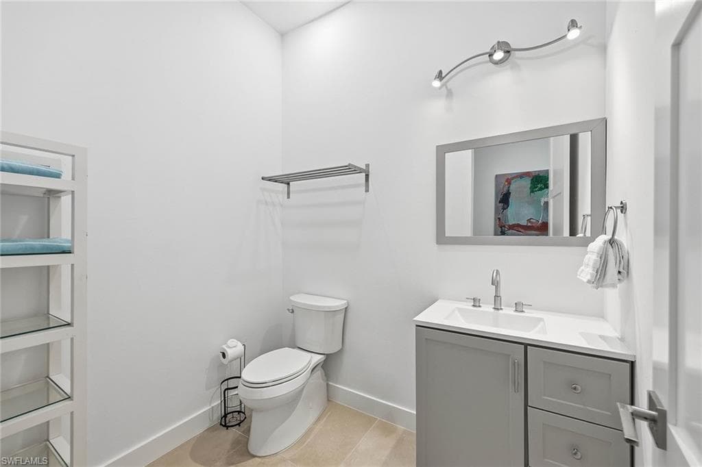 1232 Royal Palm DR-18