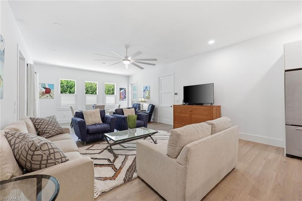 1232 Royal Palm DR-19