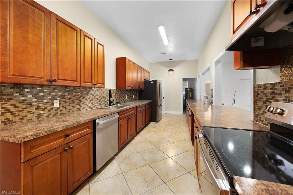 7823 Marx DR-8