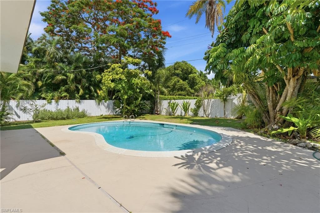 1358 Hopedale DR-43