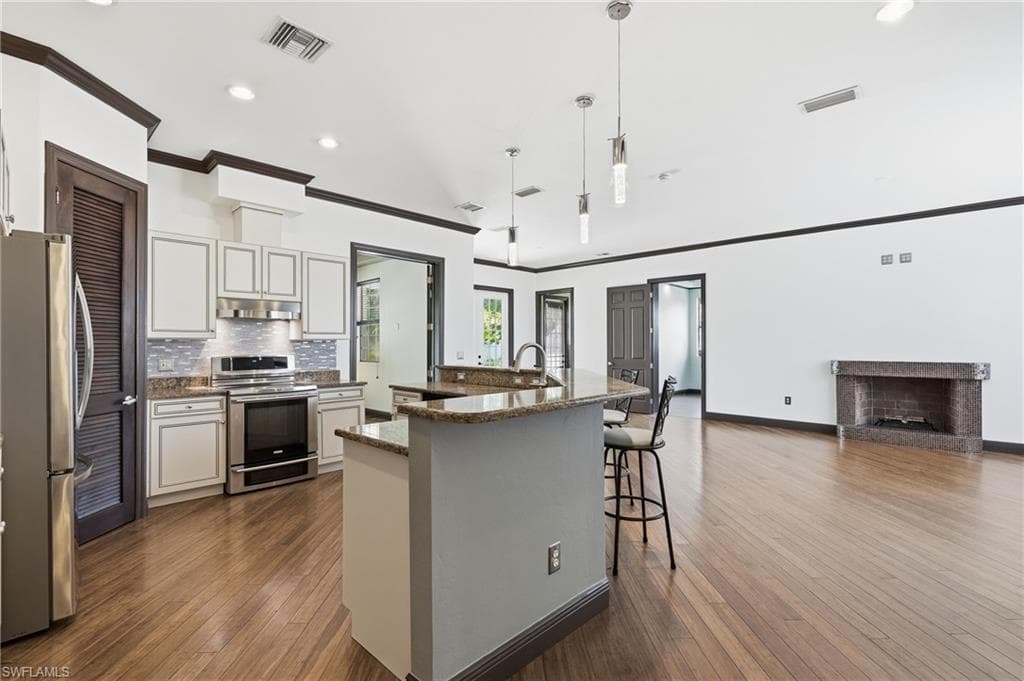 1358 Hopedale DR-14