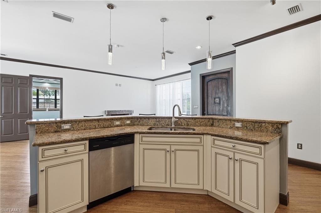 1358 Hopedale DR-15