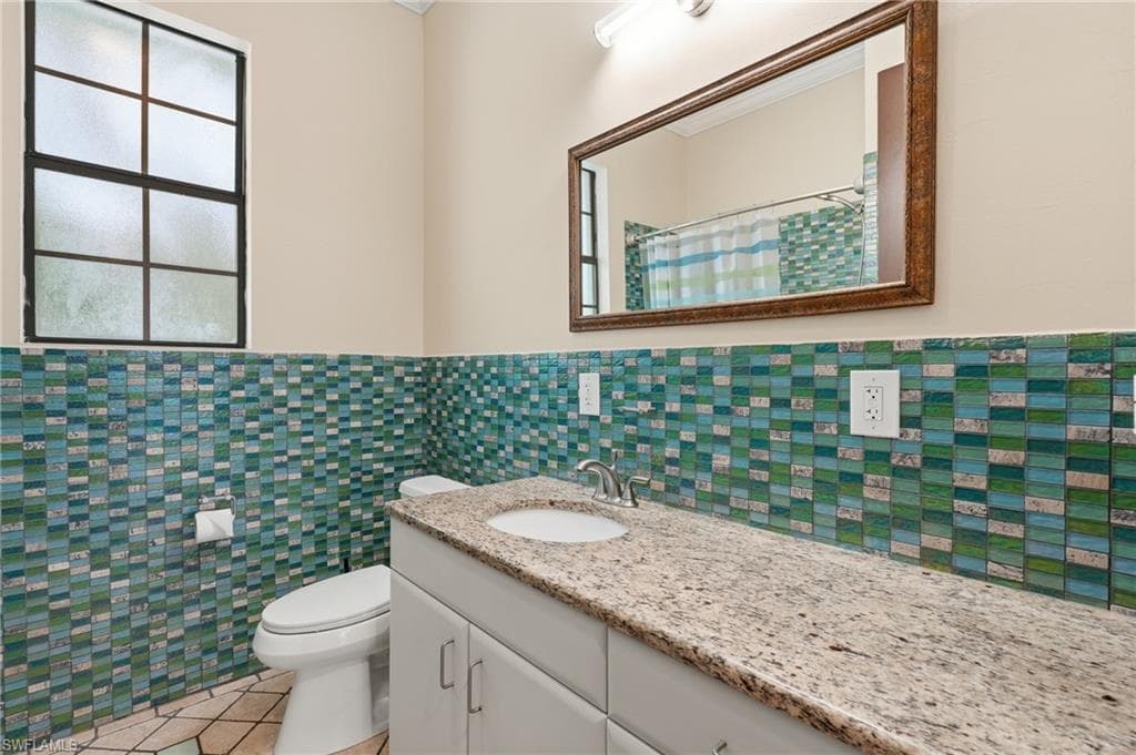 1358 Hopedale DR-25