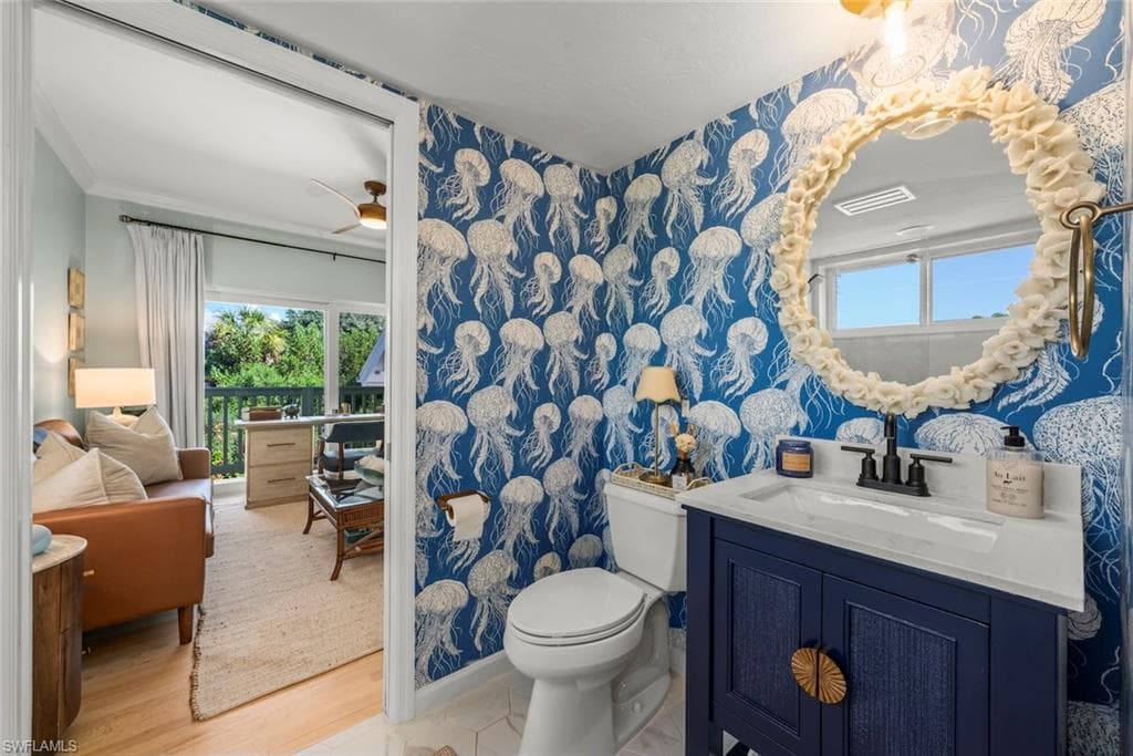 1048 Kings Crown DR-23