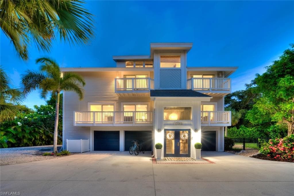 1048 Kings Crown DR-3