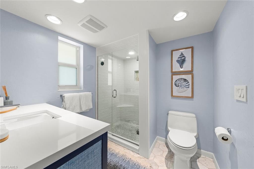 1048 Kings Crown DR-34