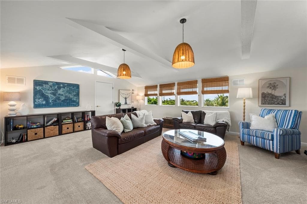 1048 Kings Crown DR-41