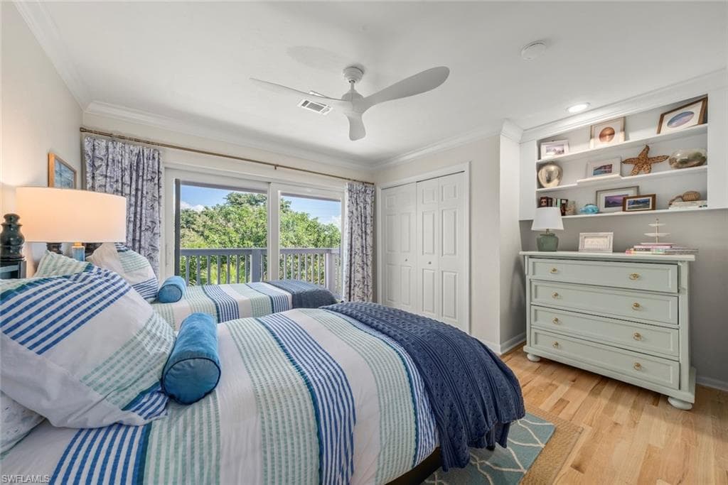 1048 Kings Crown DR-39