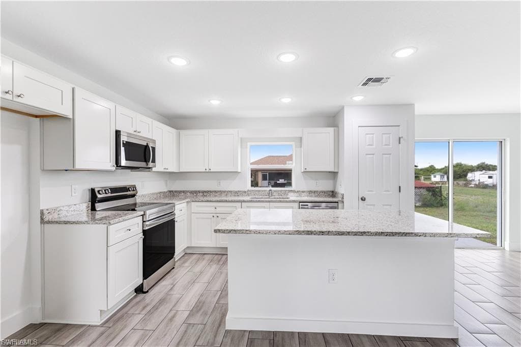 1242 Echard ST E-4