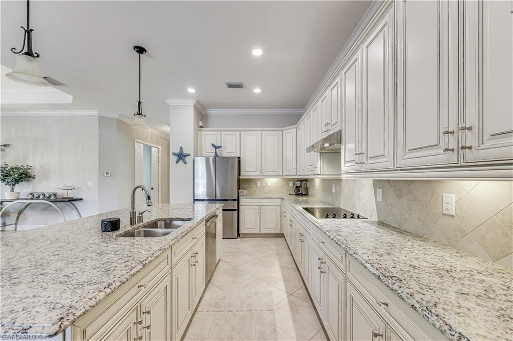 12840 Kinross LN-6