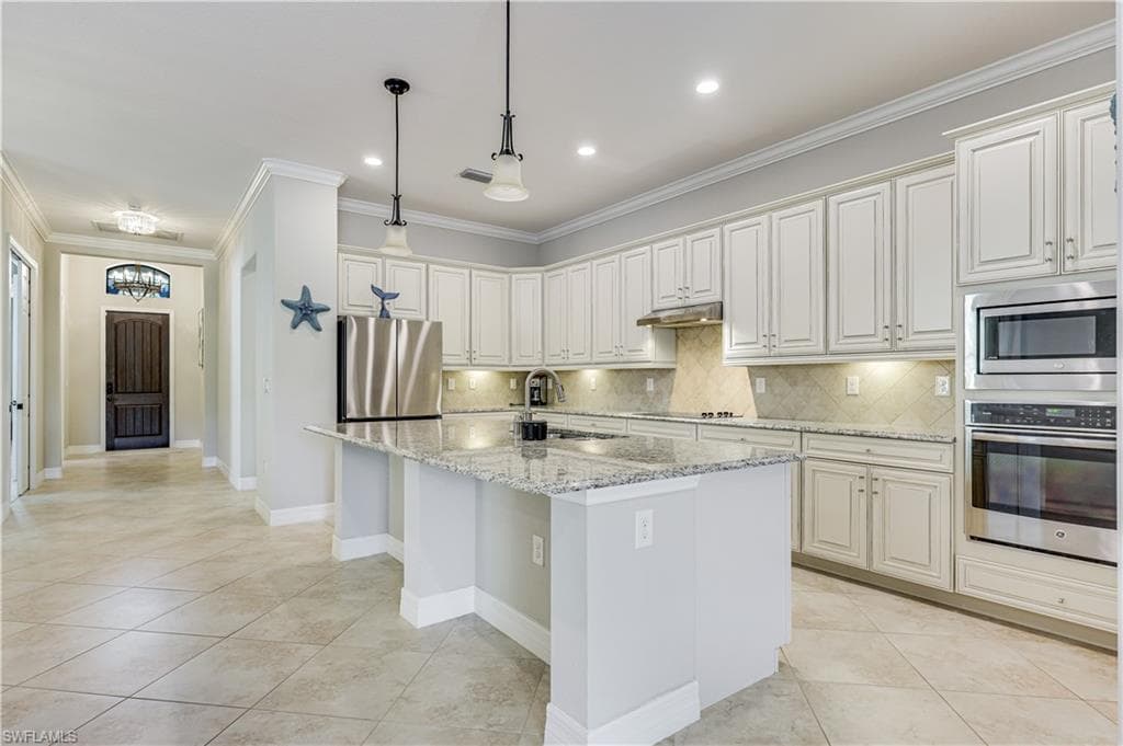12840 Kinross LN-4