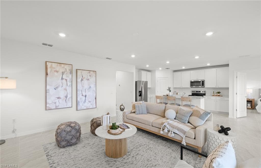 634 Lakeside Oasis AVE-12